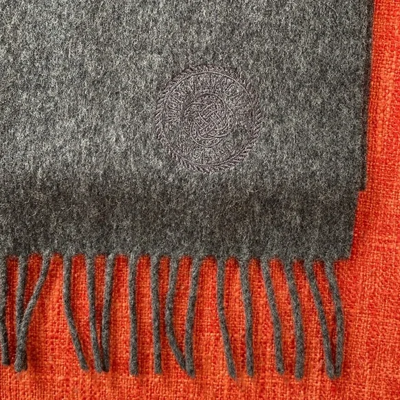 VTG 90’s Pure New Wool Charcoal Grey Winter Scarf Fringe - Picture 3 of 5